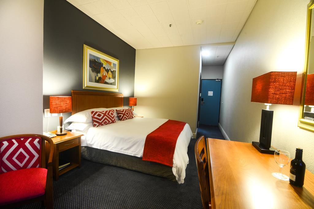 Cape Town Lodge Hotel